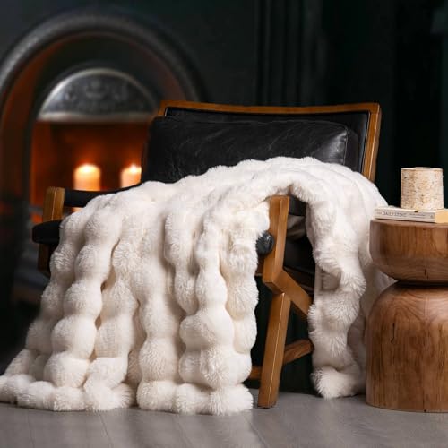 EverGrace Ivory White Faux Rabbit Fur Bubble Throw Blanket 50x60