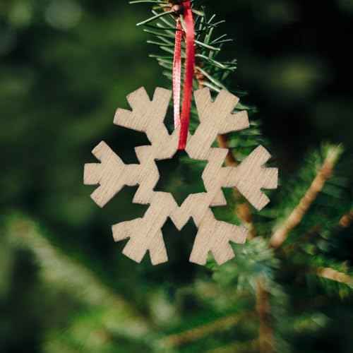Happyyami Snowflake Ornaments 50pcs Wooden Snowflake Ornament Unfinished Wood Snowflake DIY Christmas Tree Snowflake Cutout Decoration Xmas Snowflake Embellishment for DIY Craft Snowflake