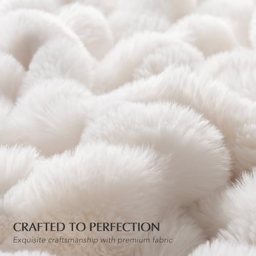 EverGrace Ivory White Faux Rabbit Fur Bubble Throw Blanket 50x60