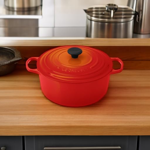 Le Creuset Enameled Cast Iron Dutch Oven - 7.25 Qt. | Signature Round in Flame Color