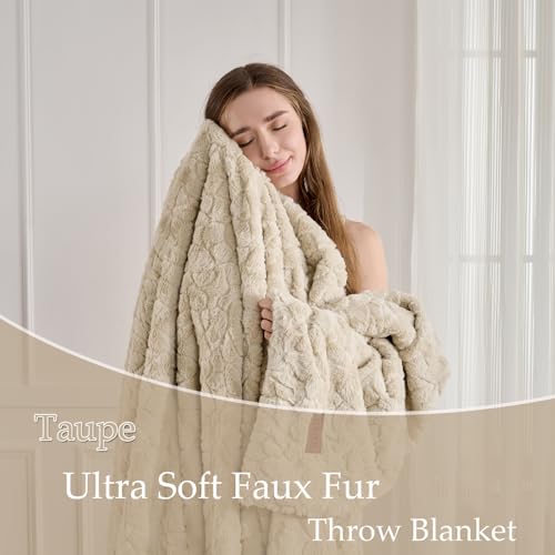 Faux Fur Rabbit Throw Blanket,Super Soft Plush Thick Warm