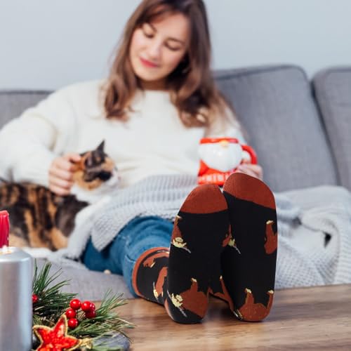 Highland Cow Gift Set: 8-Piece Tote Bag, Glass Cup, Keychain & Socks