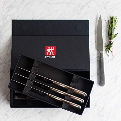 Silver 8-Piece Steak Knife Set - Razor-Sharp Serrated Kitchen Knives in Gift Box
