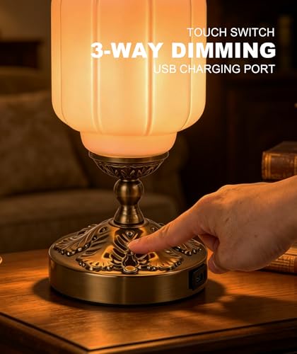 Vintage Touch Table Lamp with Green Milk Glass Shade & Antique Brass Base, 3-Way Dimmable Desk Light with USB Charging
