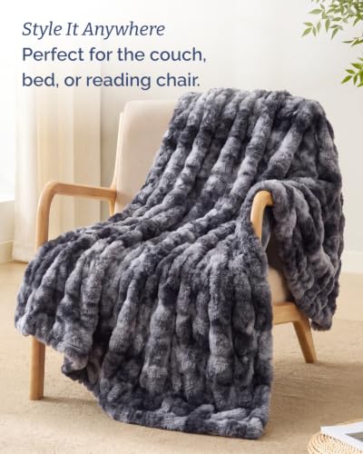 Queen Size Faux Fur Throw Blanket - Marble Black Bubble Pattern 90x90