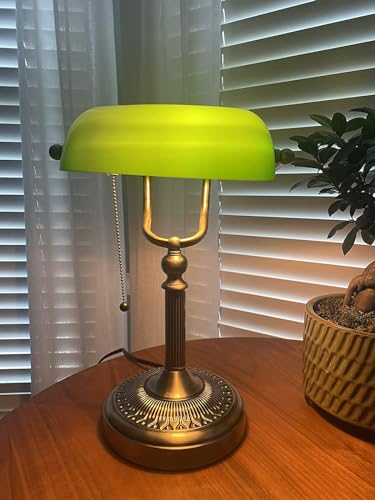Green Glass Banker Desk Lamp with Pull Chain Switch - Classic Style