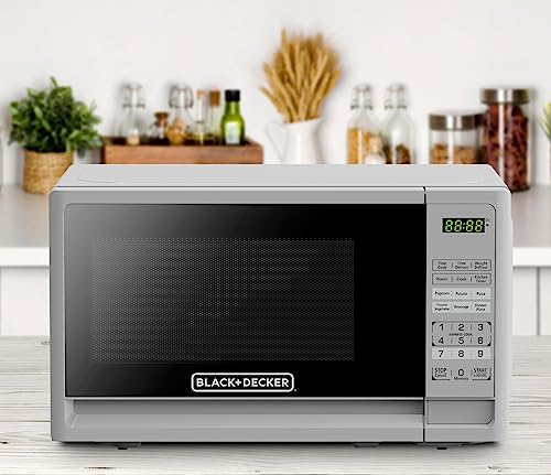 Black+Decker White 0.7 Cu. Ft. Compact Countertop Microwave Oven 700W