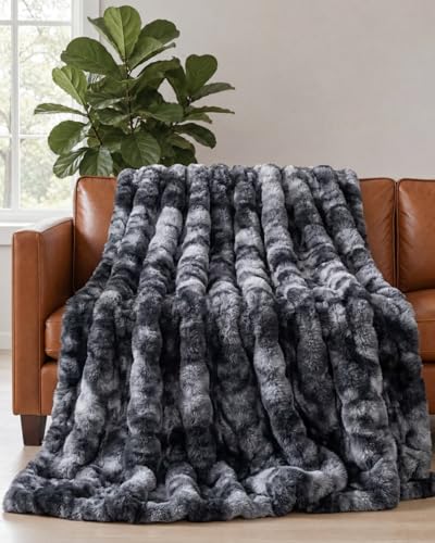 Queen Size Faux Fur Throw Blanket - Marble Black Bubble Pattern 90x90