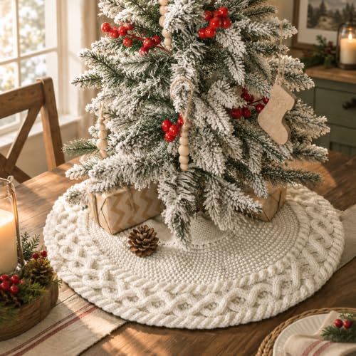 LimBridge X-Small White Diamond Edge Knit Christmas Tree Skirt 24in