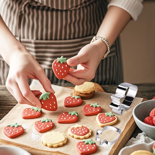 Stainless Steel Strawberry Cookie Cutter Set – 3 Piece, 1.1–3.5 Inch
