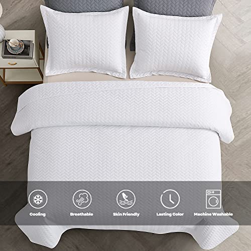 Maple&Stone White Chevron Quilt Set Queen Size with Pillow Shams - Lightweight & Breathable Bedspread, 90x96 Inches