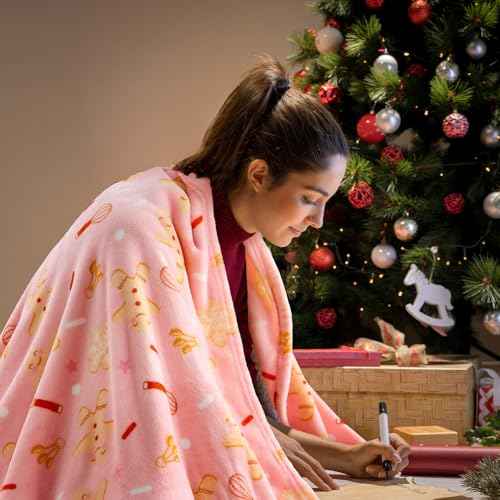 BEDELITE Pink Christmas Throw Blanket for Girls & Teens ? Cute Holiday Blanket with Gingerbread Man Pattern, Soft Lightweight Fleece Christmas Blanket for Couch & Bed, Festive Home D?cor Gift, 50"x60"