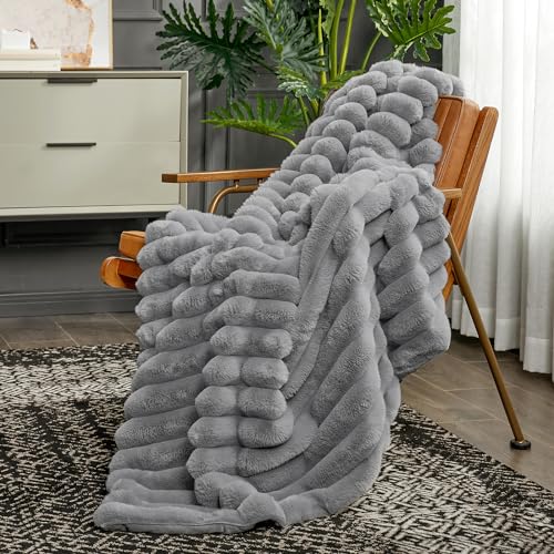 Gray Faux Fur Throw Blanket for Couch & Bed - Cozy Bliss 50x60 Inches