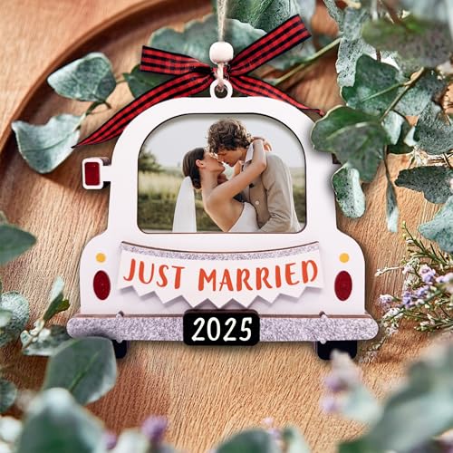Hangwoous Just Married 2025 Photo Frame Ornament Wedding Gift for Newlyweds