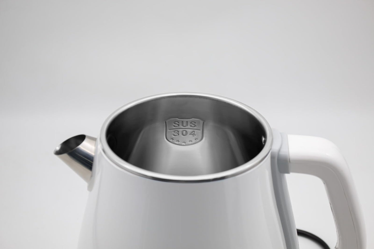 White 1.8L Electric Tea Kettle, Electric Kettle, Stainless Steel electric tea kettle for Fast Boiling Water, hot water Kettle, Double wall and Boil-Dry Protection with Auto-Shutoff.
