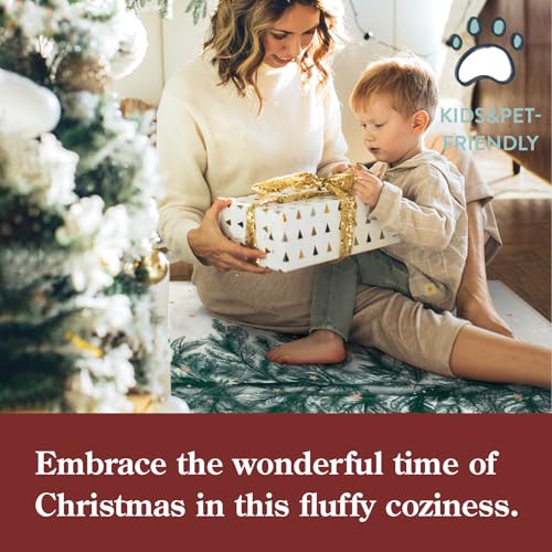 Lahome Beige Christmas Rug 5x7, Tree and Snowflake Print