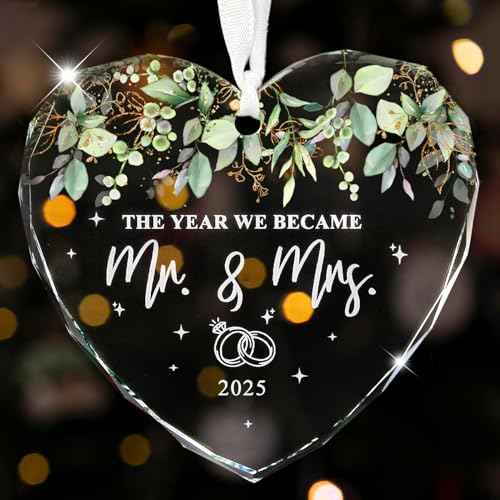 First Christmas Married Ornament 2025, Wedding Gifts for Couple Wedding Christmas Ornament Just Married Gift for Newlywed, Bridal Shower Gifts
