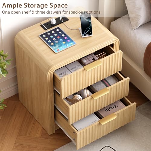 Decofy Fluted Nightstand with 3 Drawers & Charging Station - Natural Oak, Variation 1