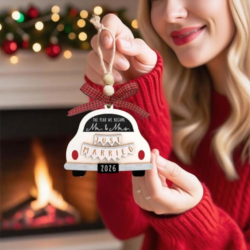AOKILOM Wedding Car 2026 First Christmas Married Ornament – Rustic Wooden Wedding & Engagement Decor