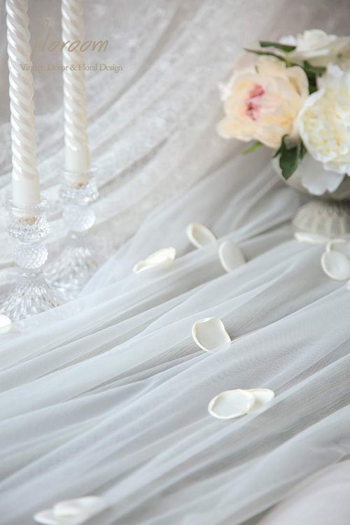 Floroom 300 Pcs Ivory Faux Silk Rose Petals - Perfect for Weddings, Table Centerpieces & Romantic Decor