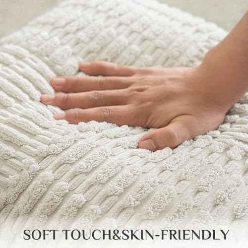 Softalker 18x18 Throw Pillow Covers Cream, Set of 2 Soft Corduroy Boho Textured Modern Pillow Cases, Decorative Cushion Covers for Couch Patio Living Room Sofa Christmas Thanksgiving, Beige