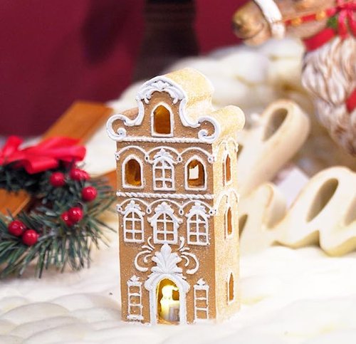 Cynkeyee Gingerbread House | Festive Indoor Christmas Decorations | 2.5" x 2" x 5.5" Resin Village Decor