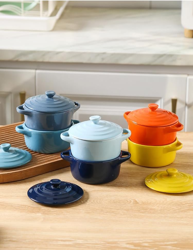 Jucoan 4 Pack Porcelain Ramekins - Oven Safe 8 oz Round Baking Dishes with Lids & Handles | 4 Colors