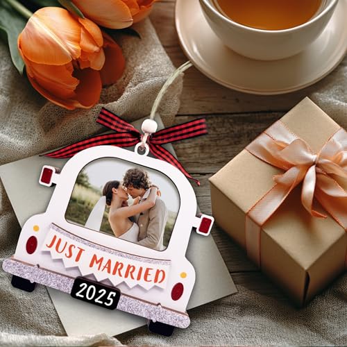 Hangwoous Just Married 2025 Photo Frame Ornament Wedding Gift for Newlyweds