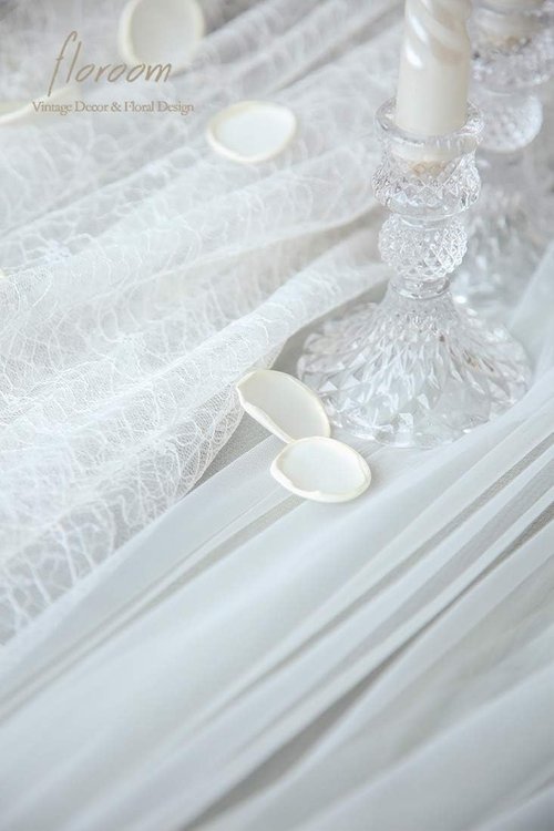 Floroom 300 Pcs Ivory Faux Silk Rose Petals - Perfect for Weddings, Table Centerpieces & Romantic Decor