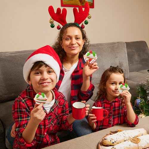 COcnny Christmas Mini Cupcake Liners - 600pcs Merry Christmas Candy Baking Cups Muffin Cupcakes Wrappers, Xmas Tree Santa Disposable Chocolate Cake Wrap Making Supplies for Xmas Eve Party (10 Styles)