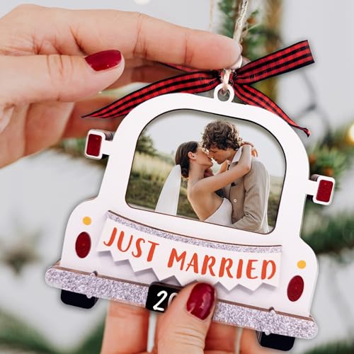 Hangwoous Just Married 2025 Photo Frame Ornament Wedding Gift for Newlyweds