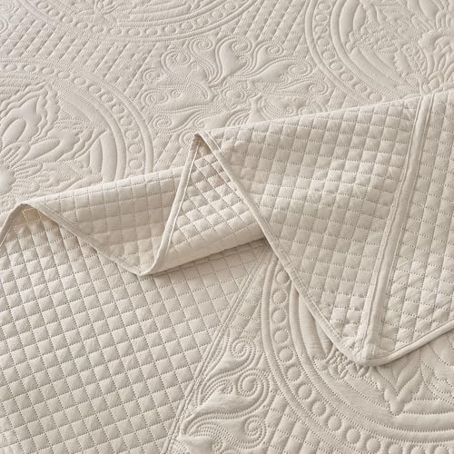 Qucover Oversized King Quilt Bedspread 132x 120, Extra Wide Alaska