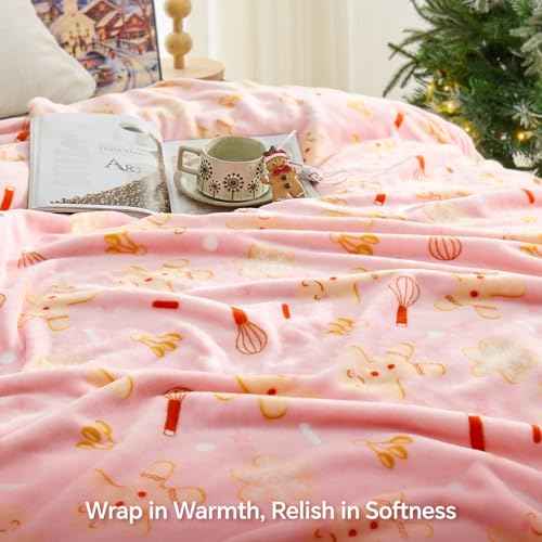 BEDELITE Pink Christmas Throw Blanket for Girls & Teens ? Cute Holiday Blanket with Gingerbread Man Pattern, Soft Lightweight Fleece Christmas Blanket for Couch & Bed, Festive Home D?cor Gift, 50"x60"
