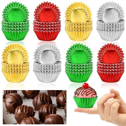 AUGSUN 400pcs Christmas Mini Foil Cupcake Liners Golden Red Green Silver Cupcake Baking Cups Metallic Mini Muffin Cupcake Wrappers for Xmas Holiday Party Cake Candy Chocolate Decorations Supplies
