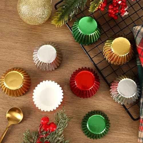 AUGSUN 400pcs Christmas Mini Foil Cupcake Liners Golden Red Green Silver Cupcake Baking Cups Metallic Mini Muffin Cupcake Wrappers for Xmas Holiday Party Cake Candy Chocolate Decorations Supplies