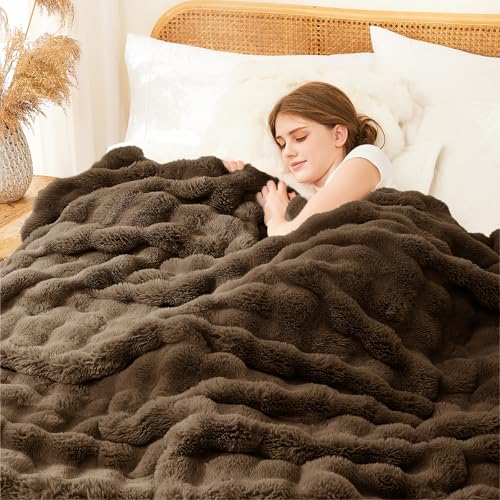 L'AGRATY Faux Rabbit Fur Throw Blanket 50x60 Inches Cocoa Brown