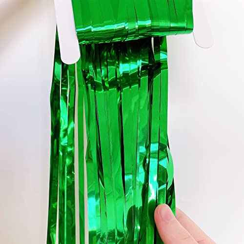 CHRORINE 2pcs 3ft x 8.3ft Green Tinsel Foil Fringe Curtains Streamers Backdrop for Green Birthday Jungle Safari Tropical Party Christmas Decorations