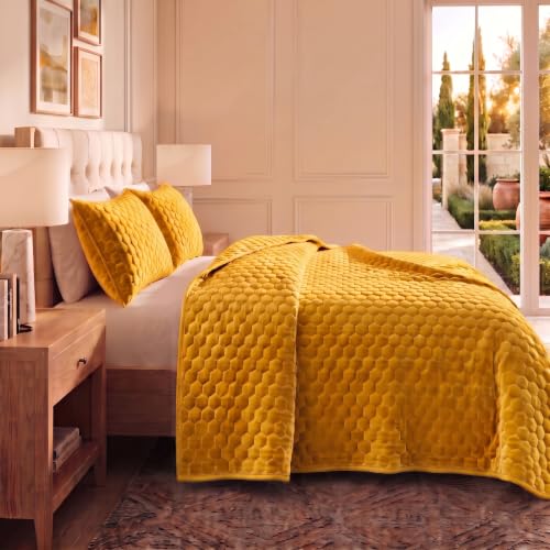 Gold Oversized Velvet Quilt Set - All Season King Size Comforter with Shams