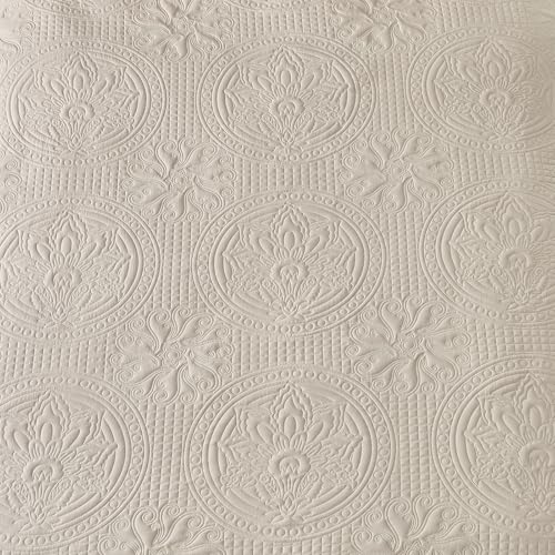 Qucover Oversized King Quilt Bedspread 132x 120, Extra Wide Alaska