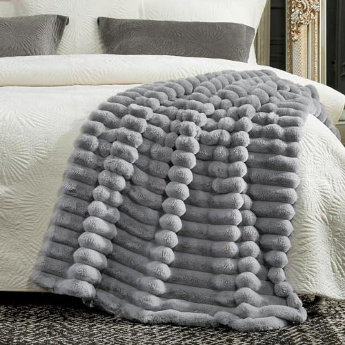 Gray Faux Fur Throw Blanket for Couch & Bed - Cozy Bliss 50x60 Inches