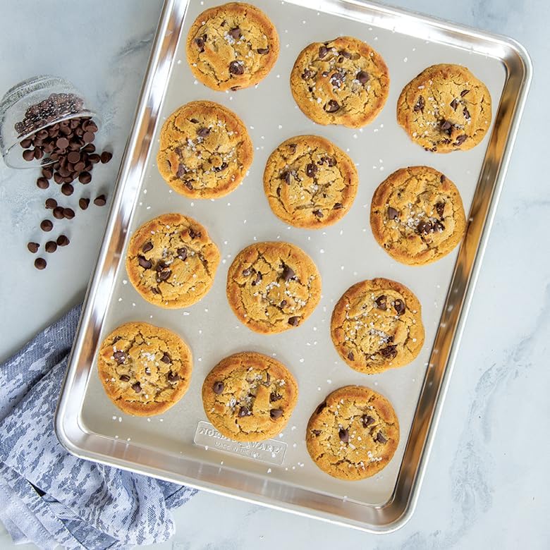 Nordic Ware Naturals Half Sheet Pan with Lid - Durable, Non-Stick Baking Tray for Easy Cooking