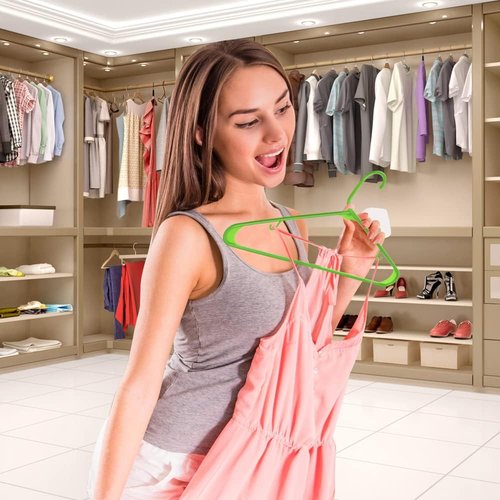 Durable Plastic Hangers 20 Pack - Non-Slip Slim Space Saving Design for Jackets, Suits, Coats | Green