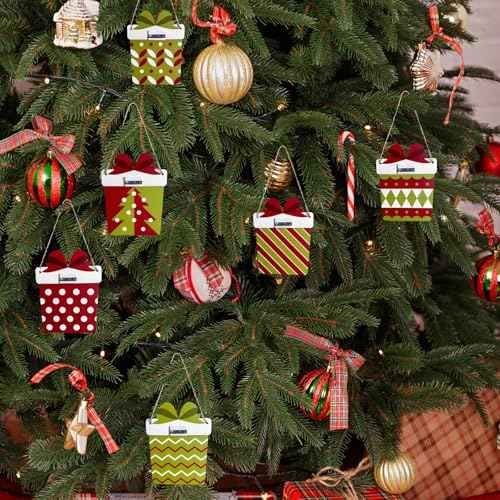 9 Pcs Wooden Christmas Money Holder for Cash Gift Shaped Christmas Gift Card Holder Red and Green Christmas Tree Hanging Ornaments for Xmas Winter Holiday Party Tree Decor
