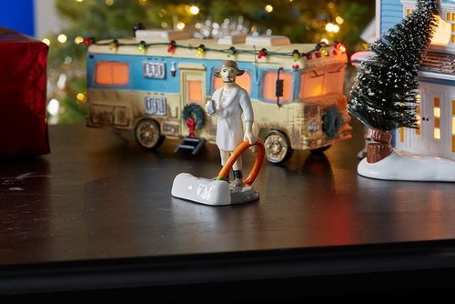 Department 56 Cousin Eddie's RV Lit Figurine - National Lampoon's Christmas Vacation | 7.87 Inch, Multicolor