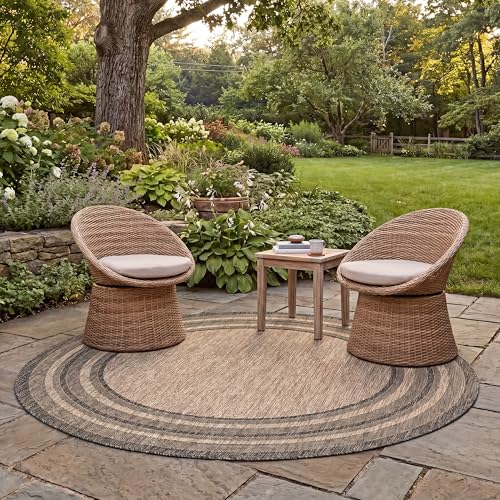 SAFAVIEH Courtyard Outdoor Round Rug 6'7", Natural & Black CY8475-37312