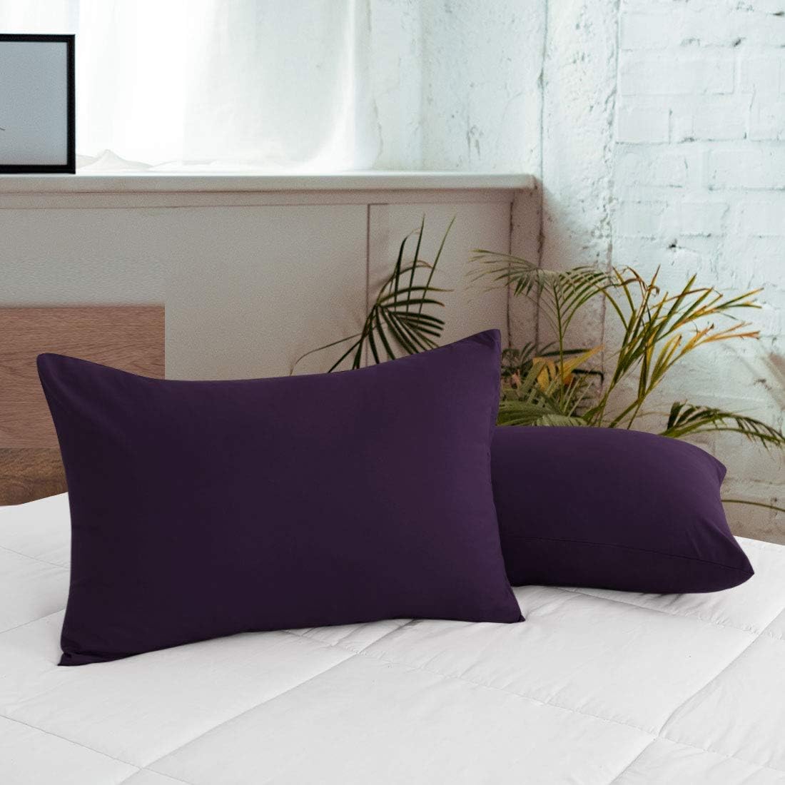 PiccoCasa Zippered Pillowcases - Soft 100% Brushed Microfiber Set of 2 | Standard Size 20"x26" - Plum