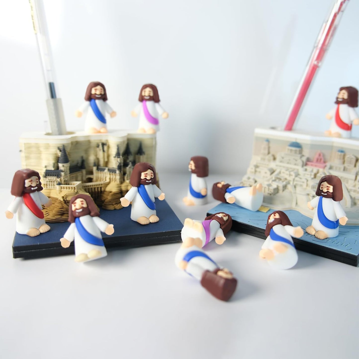 AKFAHOIF Mini Jesus Figures, Set of 30pcs Action Figures Little Jesus Figures, Tiny Jesus Figures to Hide and Seek Religious Gifts for Easter Egg Stuffers