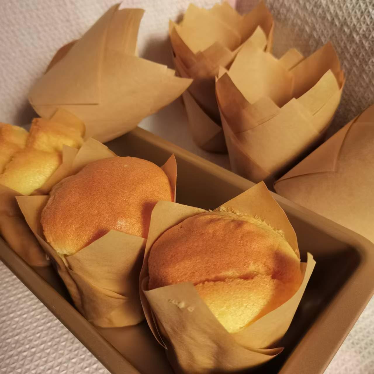 200pcs Natural Tulip Cupcake Liners for Baking, Unbleached Cupcake Liner, Greaseproof Parchment Paper Muffin Liners, Tulip Muffin Liners for Party, Christmas, Valentines
