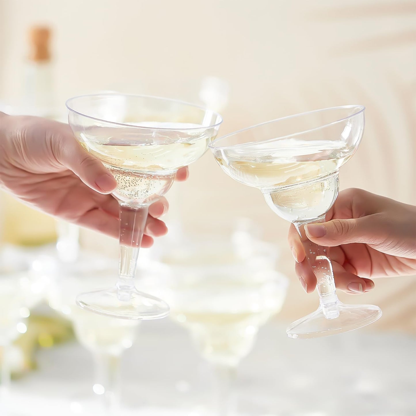 Qeirudu 12 oz Clear Plastic Margarita Glasses, 24 Pack Unbreakable Cocktail Cups Shatterproof Party Cups for Wine, Martini, Champagne