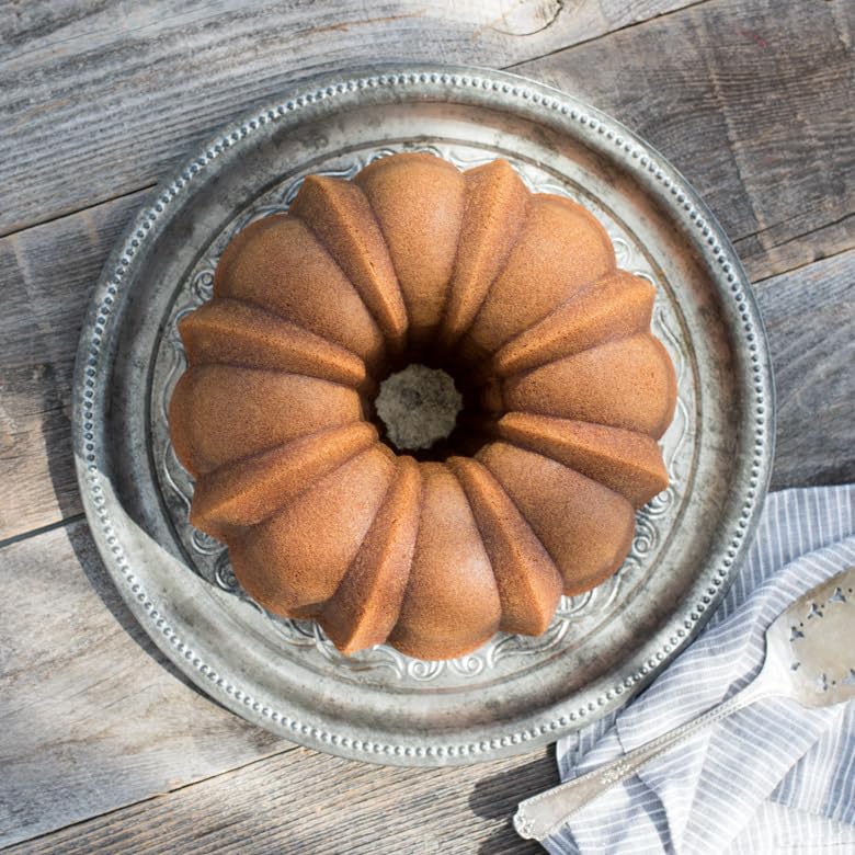 15-Cup Cast Aluminum Bundt Pan - Nonstick, Intricate Cake Detail, Silver